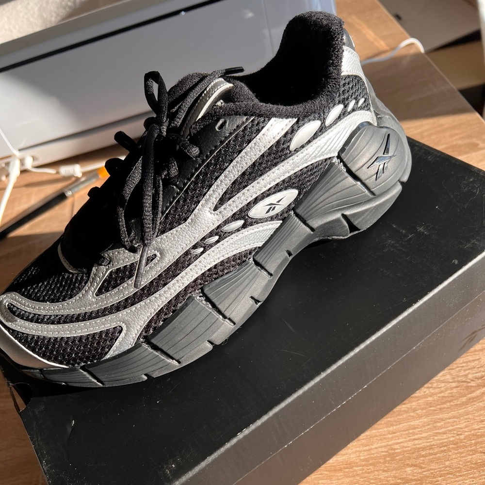 GUIZIO x PUMA Zig Kinetica Sneakers